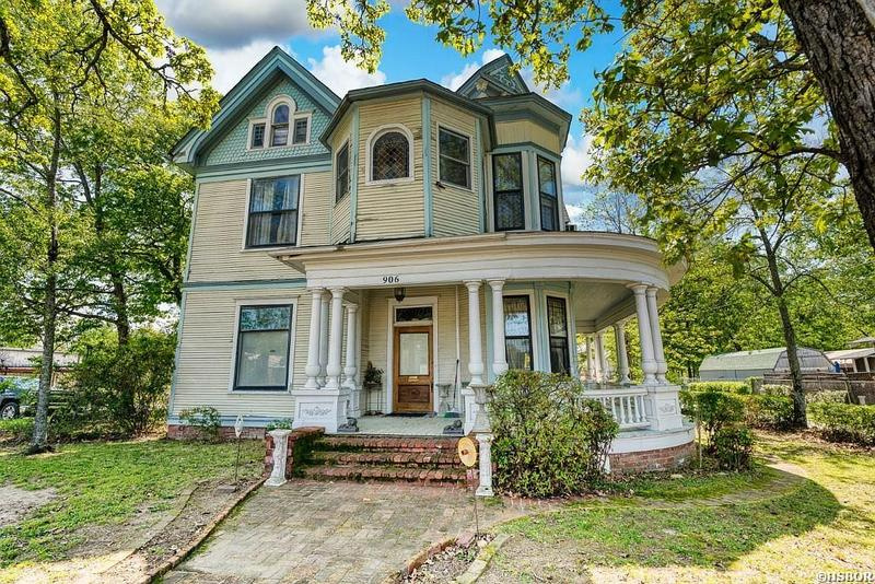 1884 Victorian: Queen Anne For Sale in Hot Springs Arkansas
$499,000 · 7 br, 5 ba · 4,295 sq ft
oldhouses.com/35221