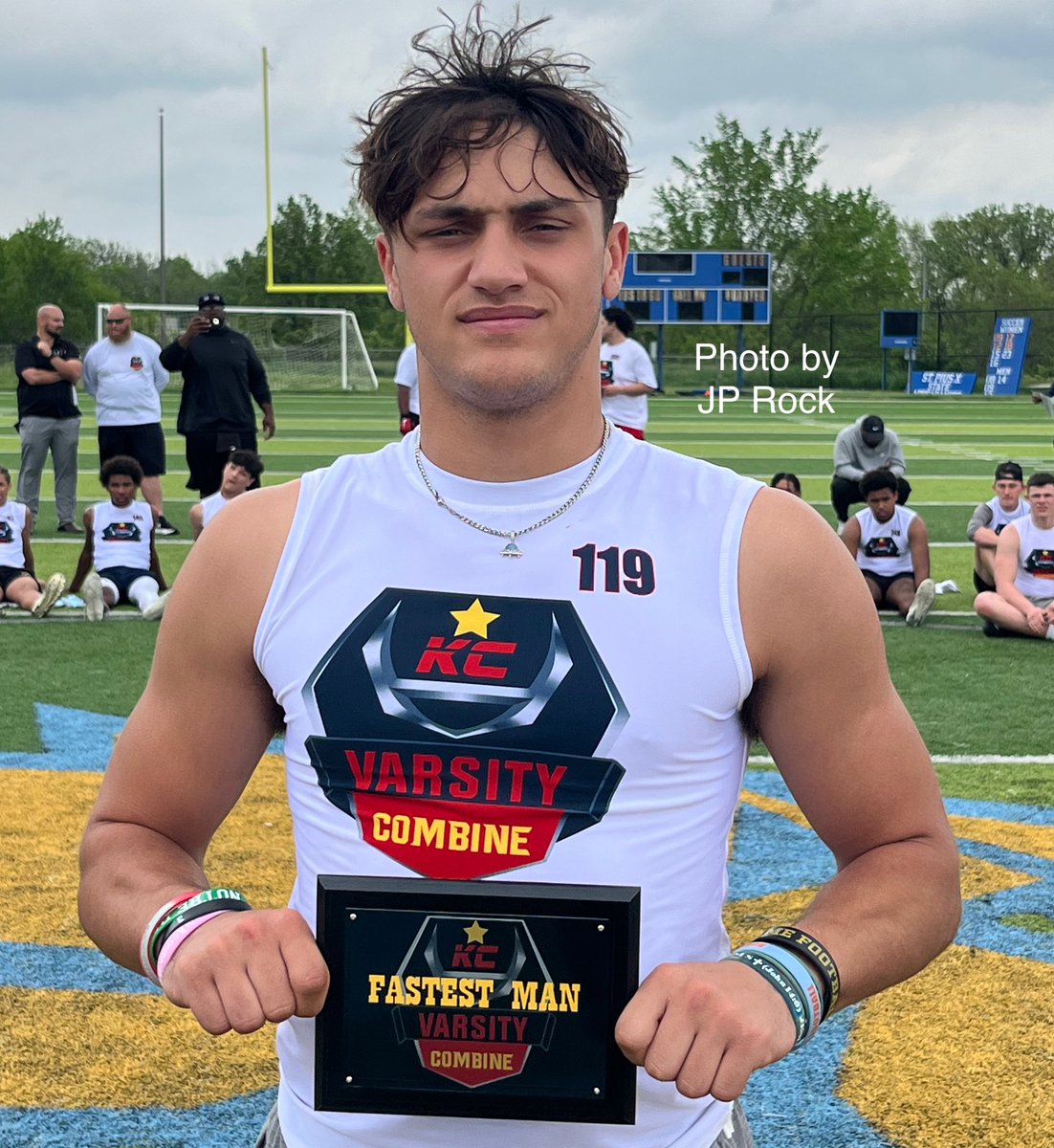 The first fastest man award of the KC Varsity combine series that kicked off yesterday went to Tulsa (OK) Union 2025 big-time ATH @BostonCarrasco who had a 4.49 laser 40 and great combine overall. @Varsitycombine1