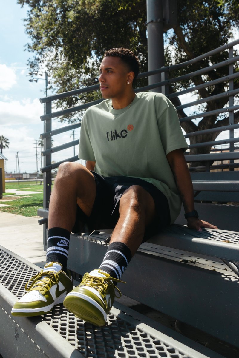 Shiekh's tweet photo. Cop some new #Nike gear for your spring fits ๐ค๏ธ
Shop online, pick up in-store
https://t.co/FuydwYym4g
#SpringFits #Athleisure #Streetwear https://t.co/deiTYZziDg