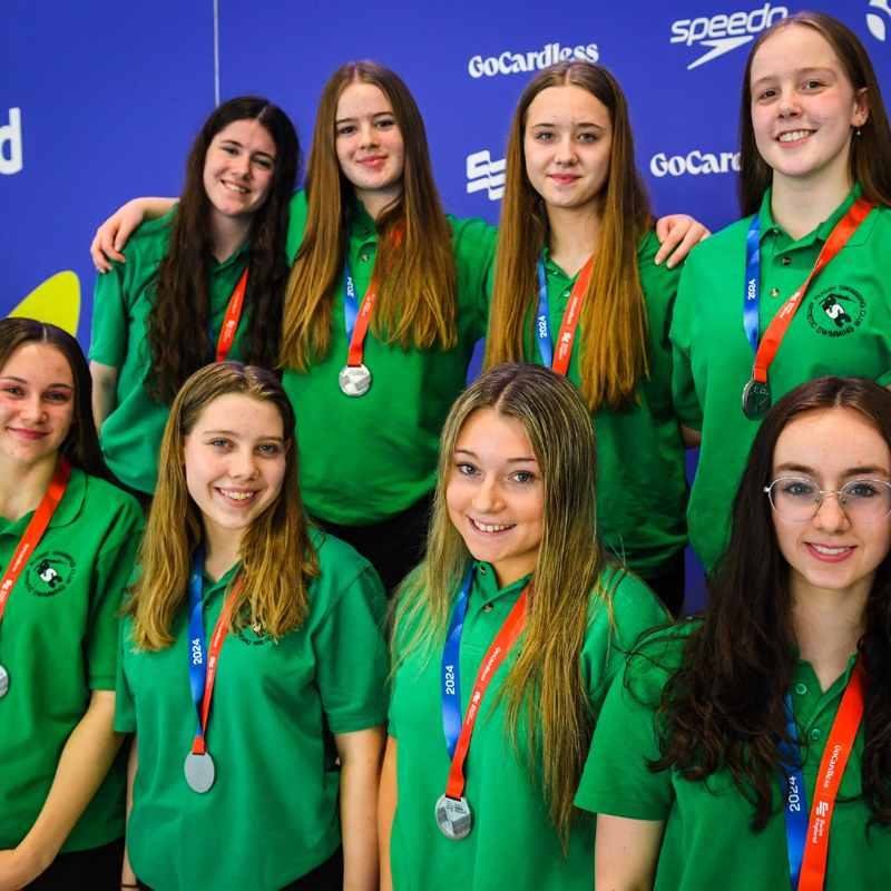 Swim_England's tweet photo. 🏆 𝙃𝙞𝙨𝙩𝙤𝙧𝙮 𝙢𝙖𝙠𝙚𝙧𝙨 🏆

@COSSynchro's historic weekend ended with their first ever Redwood Trophy at the @GoCardless Swim England Artistic Swimming National Championships 👊

Their swimmer, Sophie Flemming, also took home the coveted Holland Trophy 🤩

Read more 👇
