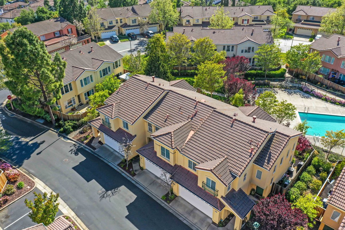 JasonCaskie's tweet photo. OPEN HOUSE TODAY SUNDAY (4/28) 1-4PM
7518 Imperata Lane, San Ramon | Asking $1,199,000!
3Beds | 2.5 Baths | 1,419 sqft (approx.) | 1,987 sqft lot
Beautifully remodeled townhome in Gale Ranch of San Ramon!
Interested? Give me a holla
📷Call or Text Jason: (925) 899-0825
📷Email: Jason@JasonCaskie.com