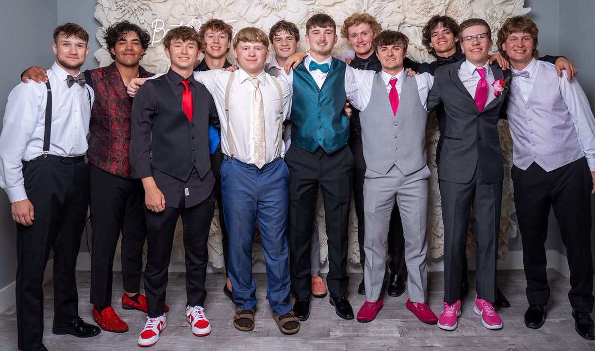 When you look good, you play good
#BisonBoys X #Prom2024