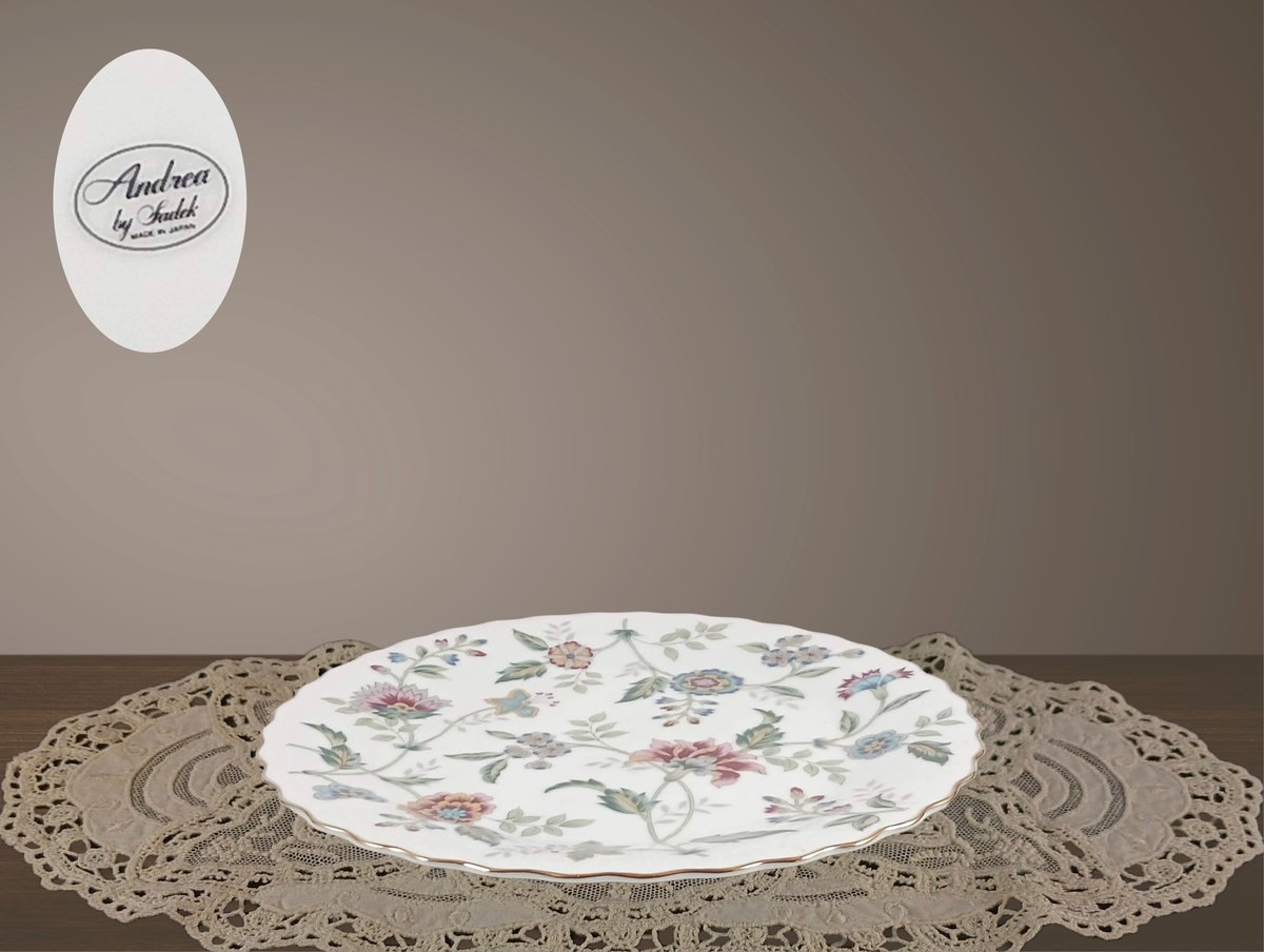 Dinner Plate by Andrea Sadek | Buckingham Pattern Porcelain Gold Trim Scallop Edge Floral Design forgottenkeepsakes.etsy.com/listing/172260… #white #gold #ceramic #dinnerware #tableware #andreasadek #cakeplate #replacementchina #finechina