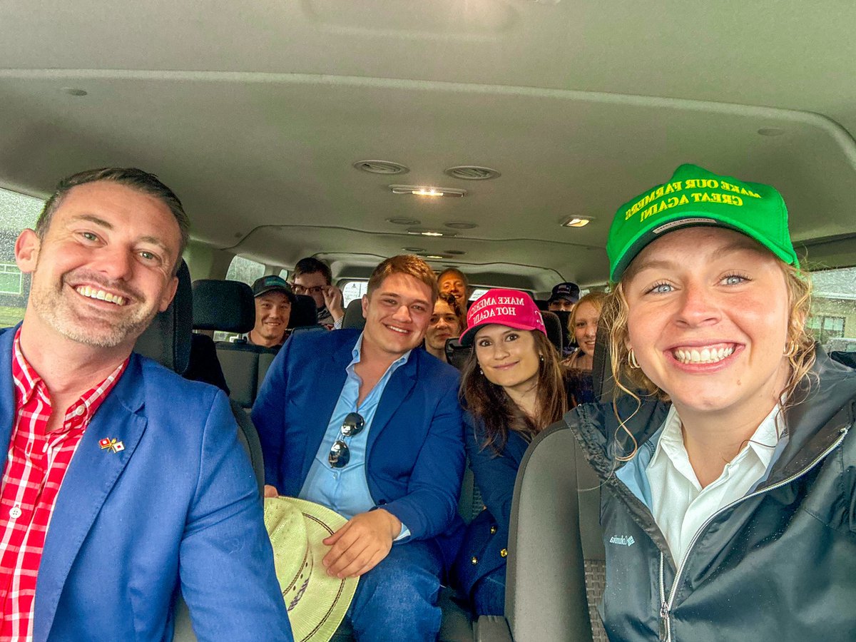 Patriots on their way to see @DonaldJTrumpJr and @alexbruesewitz in Missoula! 🐘 🇺🇸 

#RetireTester #MTpol #MTnews #MT01 #MTSen #MAGA2024