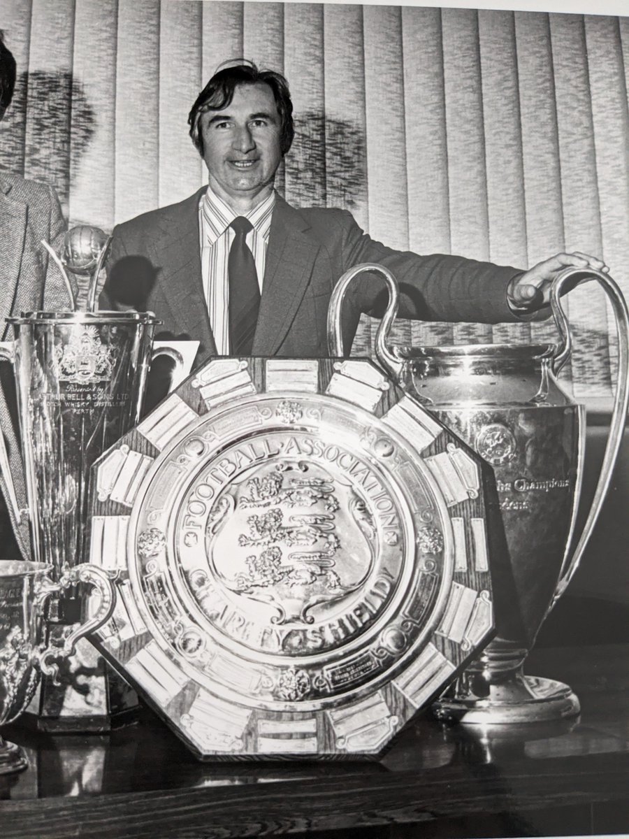 ⚽⚽⚽ Wonderful to talk about my dad with <a href="/mattpintus/">Matt Pintus</a> for the excellent <a href="/bbcworldservice/">BBC World Service</a> Sporting Witness podcast 

bbc.co.uk/sounds/play/w3…