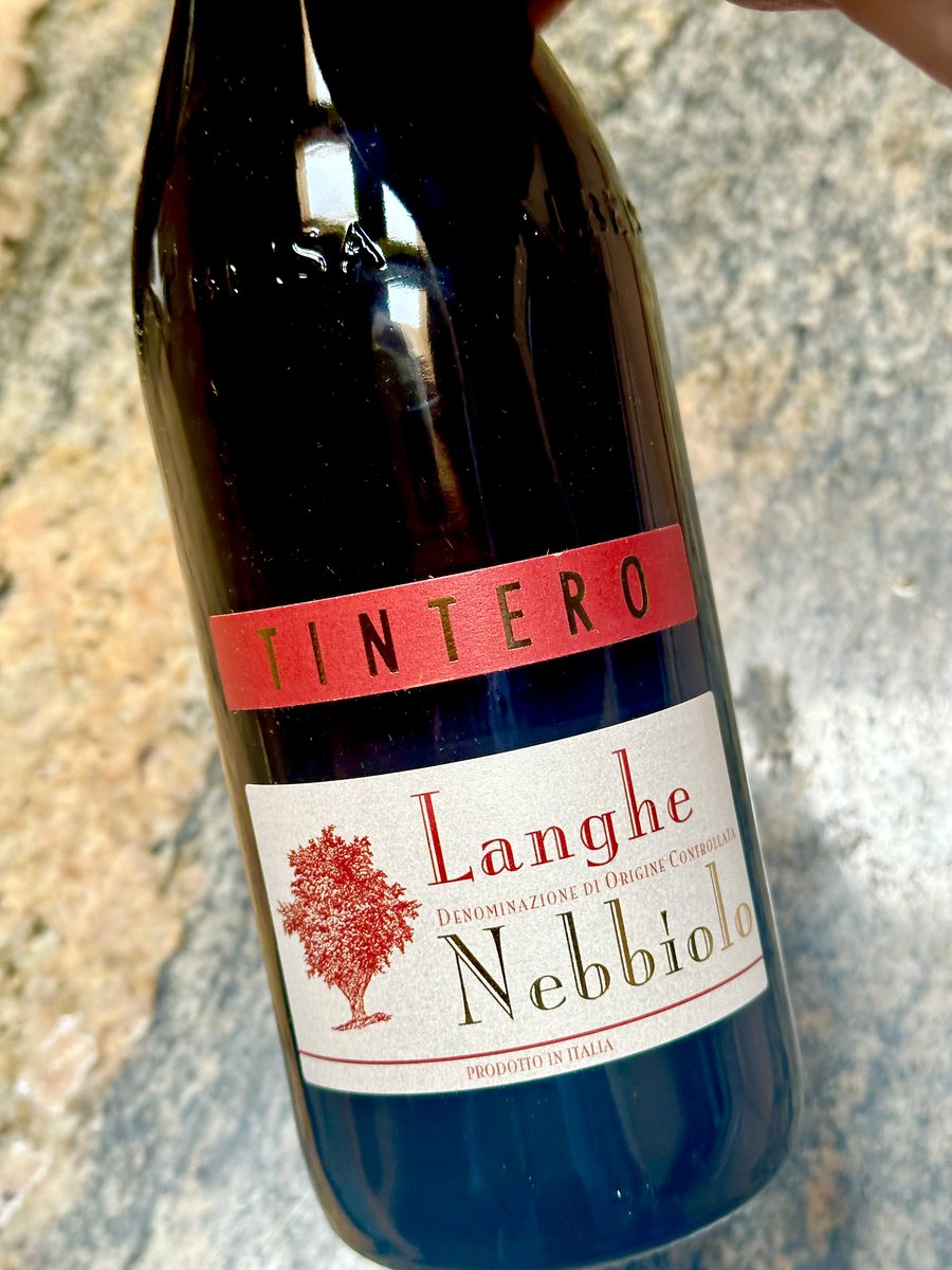 hey all / Langhe Nebbiolo v. 2022 / perfectly balanced fruit/acidity / nice 12 mo oak integration / juicy / delicious / weeknight Nebbiolo / Cheers!