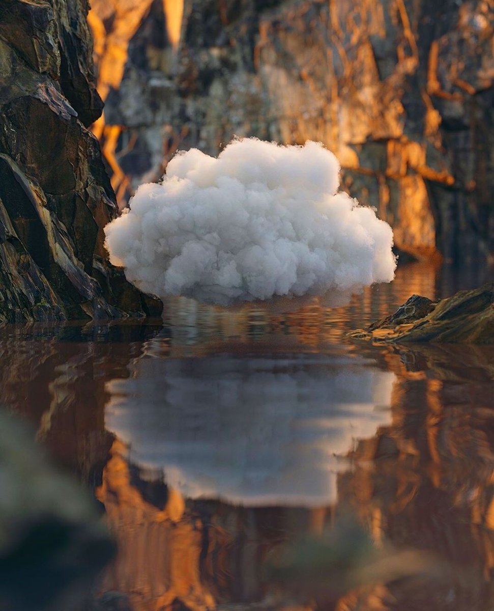 𖤛

و گفت: 
علامت آن که حق او را دوست دارد آن بود که سه خصلت بدو دهد: 

سخاوتی چون سخاوت دریا 
و شفقتی چون شفقت آفتاب 
 تواضعی چون تواضع زمین

#تذکرة‌_الاولیا