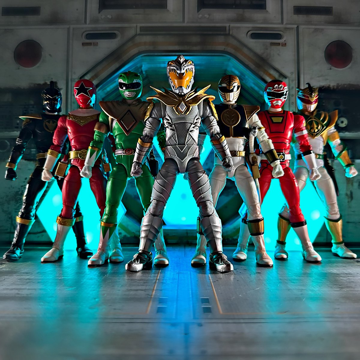 Valaverse's Legend of the White Dragon Figure Pack has been out for the past few days and from what PR fans have been showing, looks to be a fun addition to their collection!

(Photo from kltoybox on Instagram: instagram.com/kltoybox/p/C6N…)

#PowerRangers