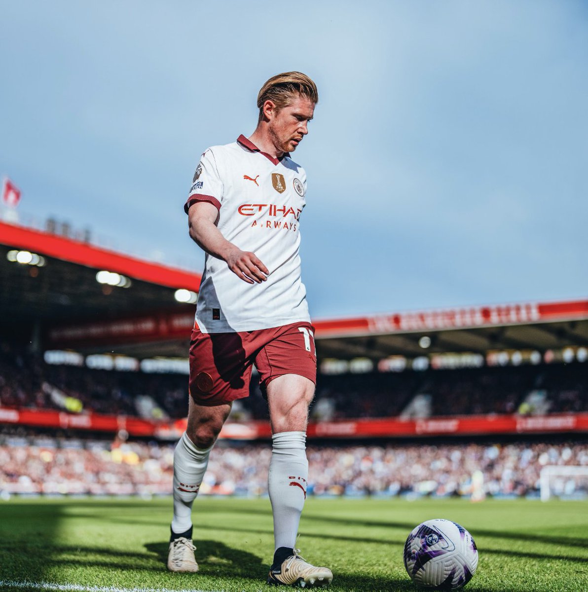 🎯 32' assist 🎯 71' assist Kevin De Bruyne has now made 110 assists in the Premier League, just behind Fàbregas, the second highest assist maker in the league's history. 👀