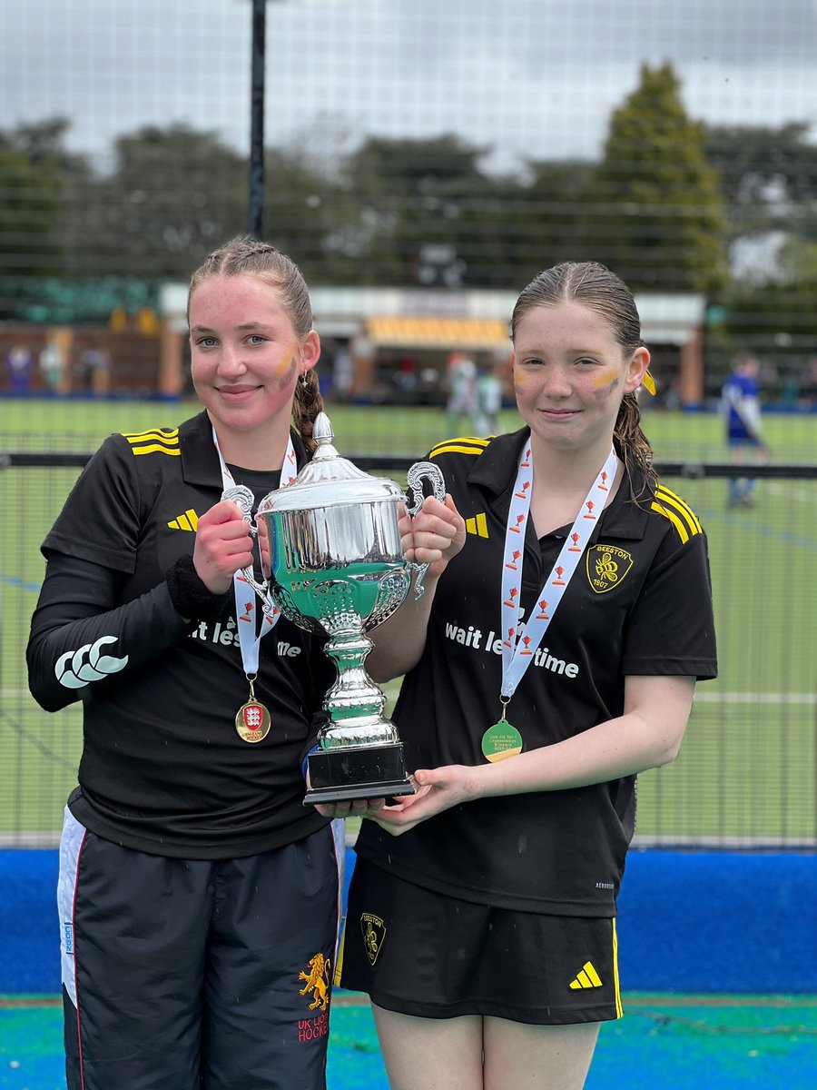 A huge congratulations to F3, Lucy and Hester and their <a href="/OfficialBeeHC/">Beeston Hockey Club</a> U14’s team as they won the T1 National Cup this morning! The game ended 1-1 with Beeston coming out 4-1 winners in the shootout! 🔴⚫️ #oakhamhockey #oakhamschool