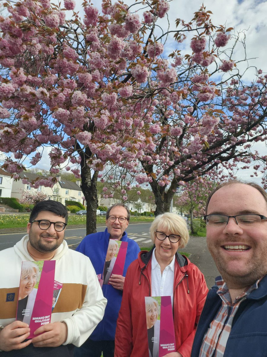 A lovely day in sunny Knightswood! Thanks to everyone who took the time to talk to us. So many people feeling let down by both governments and looking forward to the General Election. #GEnow