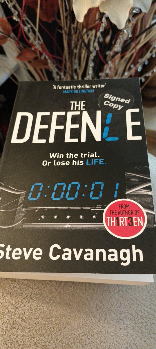 It started with 2 books on my shelfie,random buys. @Nomio1984 👀 telling me they are part of a brilliant series. 🥰
I like to start at the beginning & today I did. 
WHY did I wait so long? 😳
The Defence by @SteveCavanagh_
Loving it! 
Eddie Flynn 🙌
#legalthriller
#BookTwitter