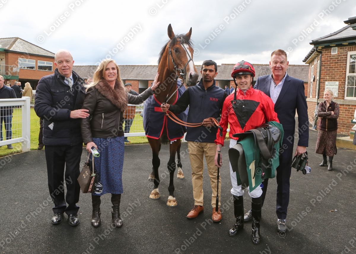 Assertively and @CliffordleexLee Win the Black-A-Moor Inn Best Pub-Food For Furlongs EBF Novice Stakes @GB_Bonus @RiponRaces 27th April 2024 Trained By @karl_burke Owned By J Laughton & Mrs E Burke bit.ly/3xXPG5r