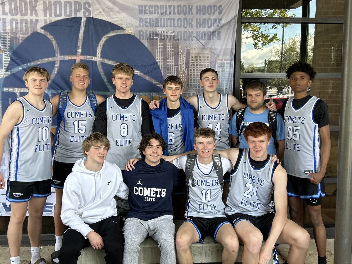 Comets gagner 4-0 in Denver! 10-2 start to the season, boys played outstanding this weekend. Ball moved and found our shooters! Close tight group and it shows!