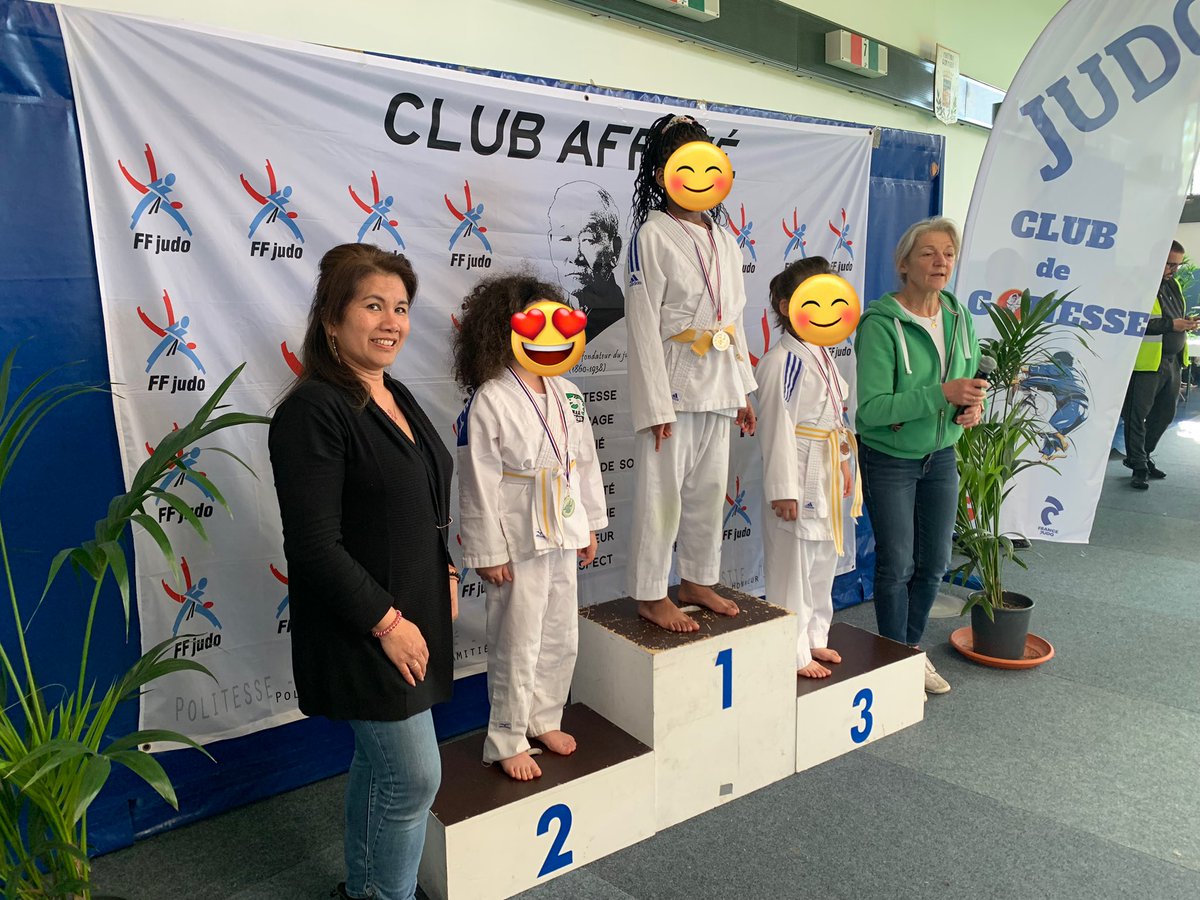 2ème compétition de #judo et 1 belle 2ème place pour Zélie! Elle a su se reprendre après le ippon pris 3sec après le début du 1er combat, pour aller chercher la victoire au 2ème! #proud #mamanfiere #Competition #competitiontime @ffjudo_inside #Paris2024 #JO2024
