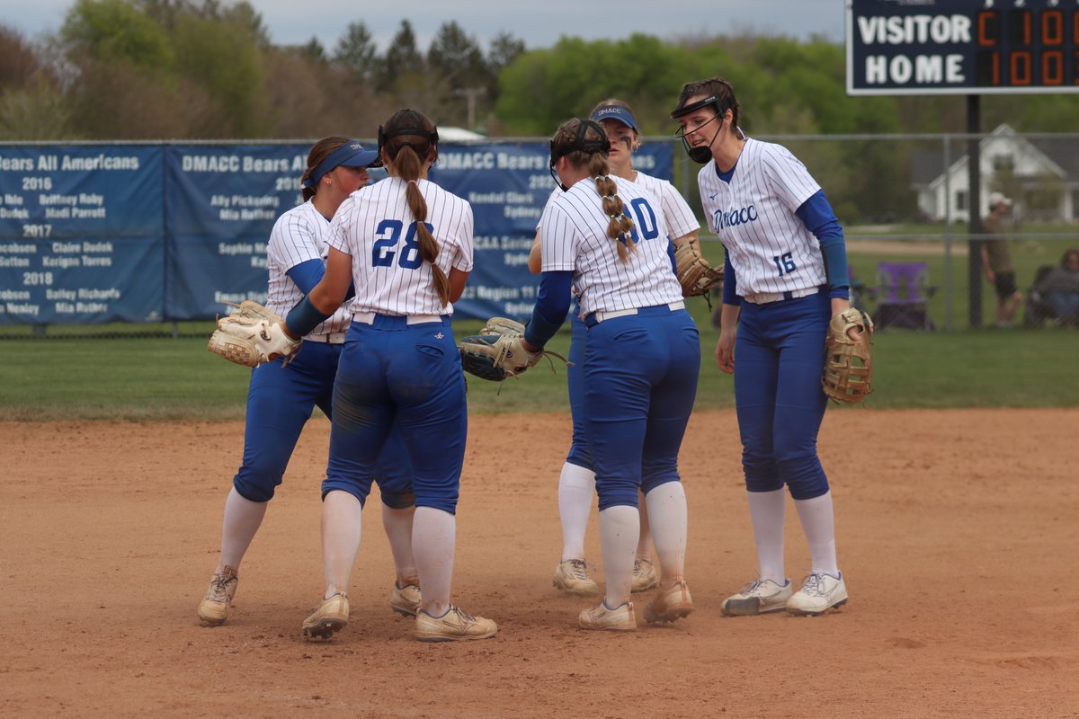 icaree__'s tweet photo. Grace Bailey 👏👏
📷@gracebailey2004 @DMACCsoftball https://t.co/fPMwIEa6ny