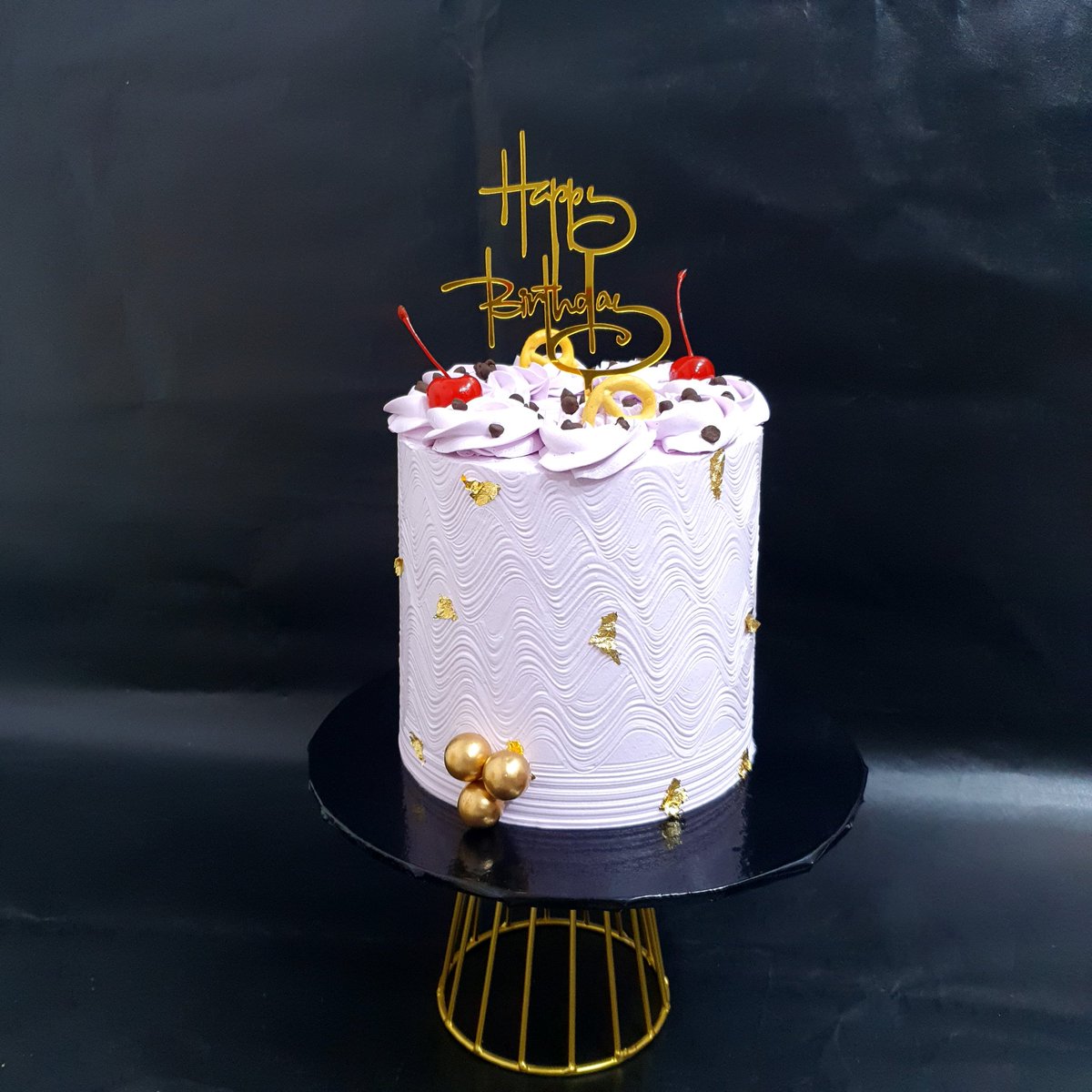 Launching into the new week with vim and vigor.✨ I make beautiful and very delicious cakes for all occasions, let Loannie cakes be a part of your celebration. Book a cake with us today.😊 #cakesinabeokuta #abeokutabaker