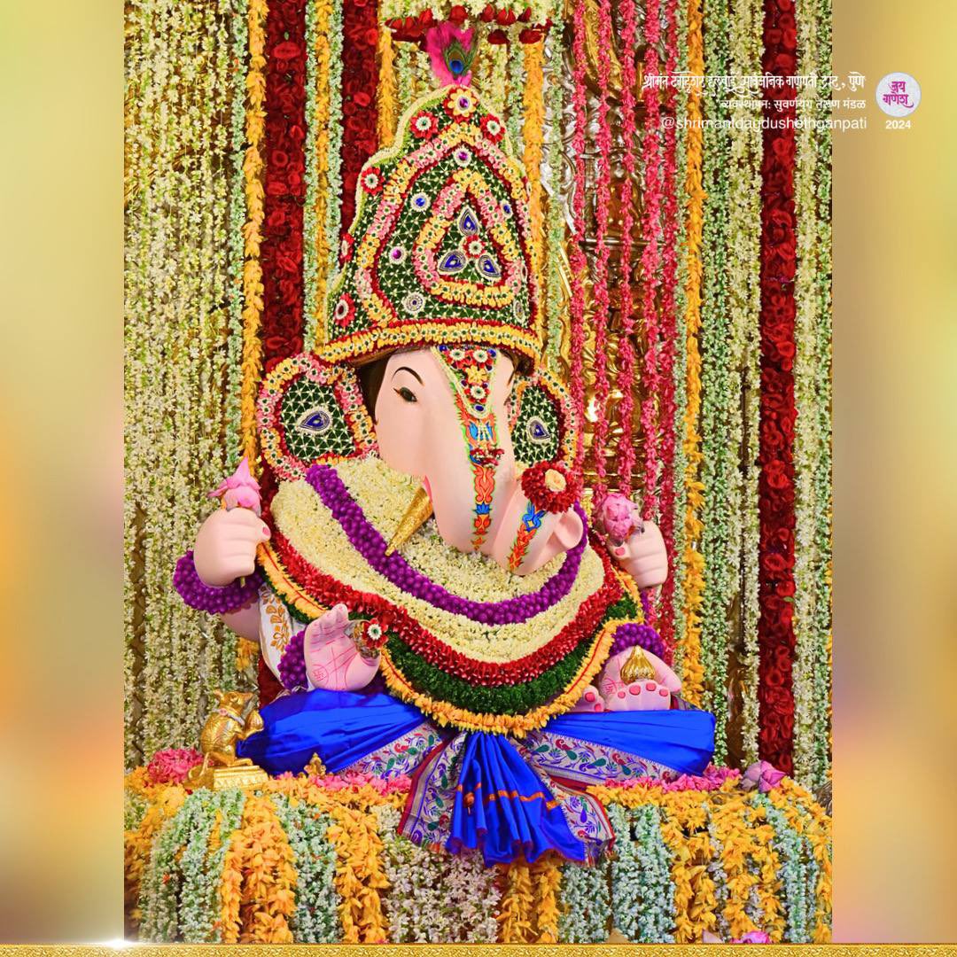 DagdushethG's tweet photo. 🍃🌸।। मोगरा महोत्सव ।।🌸🍃
‘मोगरा महोत्सवा निमित्त’ श्रीमंत दगडूशेठ हलवाई गणपती मंदिरात आज सुंदर व आकर्षक मोगऱ्याच्या सजावटीत बाप्पांचे मनमोहक रूप.

#shrimant #shrimantmoraya
#shrimantdagdusheth #dagdushethganpati #pune #maharashtra #Mogara #Mahotsav #event #mogaramahotsav https://t.co/czTDNFKIxc