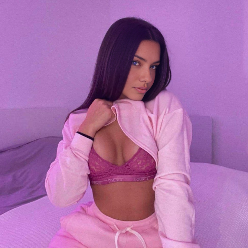Martina___RM's tweet photo. @arigameplays Creen que me queda bien el morado?💜 https://t.co/WkyOSS0gZJ