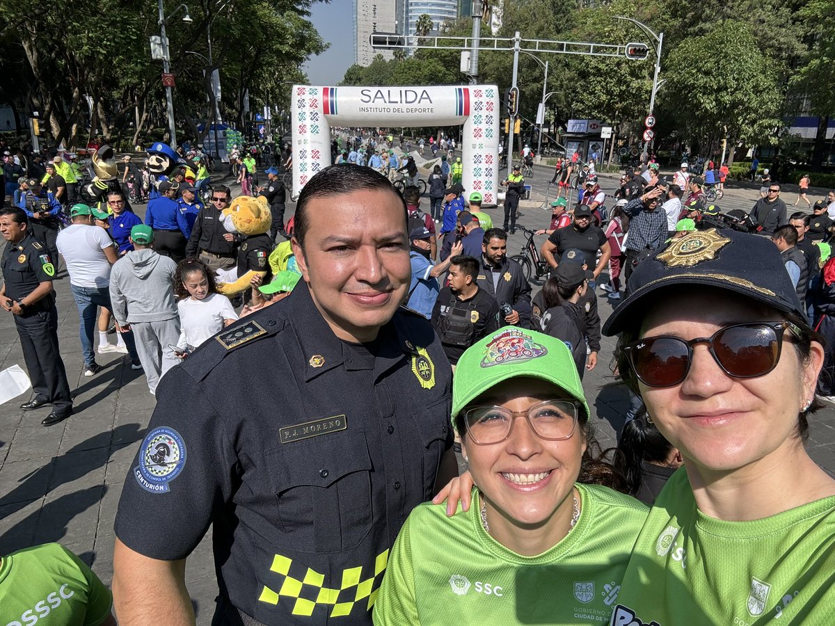 Dimos banderazo de inicio a la 2a. Rodada Infantil de la @SSC_CDMX organizada por la Subsecretaría de Control de Tránsito en evento encabezado por nuestro Secretario @PabloVazC. Nos acompañaron cerca de 2 mil niños, niñas, ciudadanos y policías. Seguimos celebrando a las niñas y…