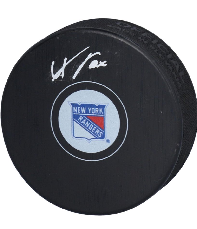 NYRangerFanclub's tweet image. 🚨GAME 4 GIVEAWAY🚨

If #Fox Scores Tonight, We Will GIVEAWAY This Signed Foxy Puck #NYR #promo 🦊

🟥RETWEET
⬜️FOLLOW
🟦LETS GO RANGERS

🛒 amzn.to/3Um7EWy