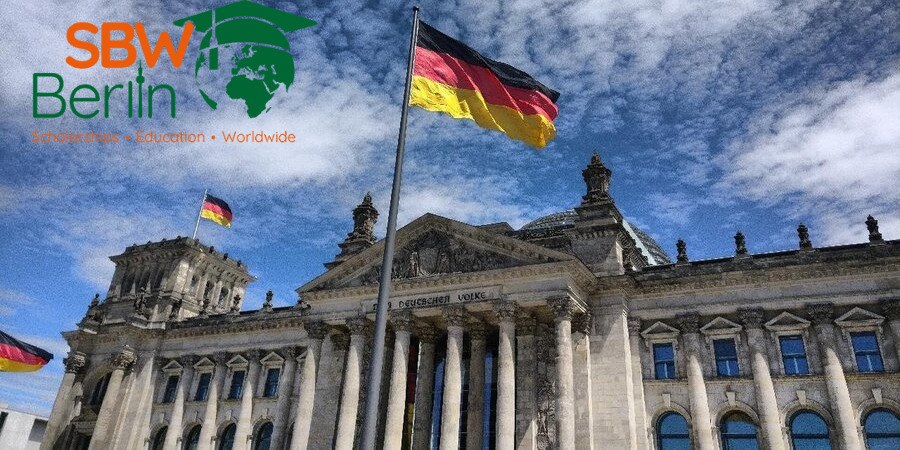 universitorium's tweet photo. SSBW Berlin offers fully-funded scholarships to international students for undergraduate and postgraduate studies. The scholarship includes a monthly payment, housing allowance, full tuition fee waiver and travel expenses. #SBWBerlin

📆 Open all year
ℹ️ https://t.co/rIanxTdfgQ https://t.co/IAr3UWoMeV