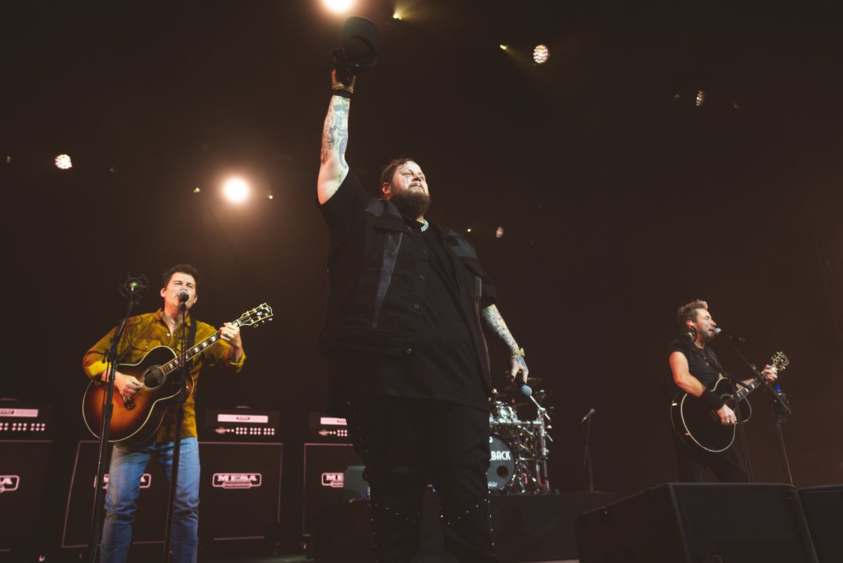 Late night, done right 🤘@Stagecoach @HardyMusic @JellyRoll615 📸: Timothy Hiehle