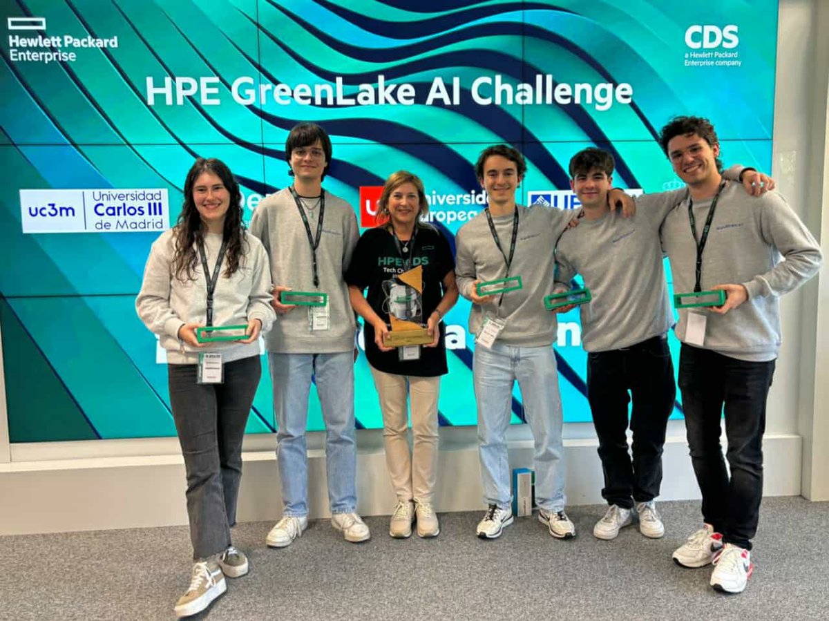 🏆Txapeldunak! Estudiantes de CDIA + Informática de @deusto ganan la final de la 3°. edición de @HPECDS_ES Tech Challenge, un hackathon de 25 horas de programación ininterrumpidas 🔝 El reto ha tratado sobre la IA, su uso responsable y posibles riesgos. Zorionak!! 🙌