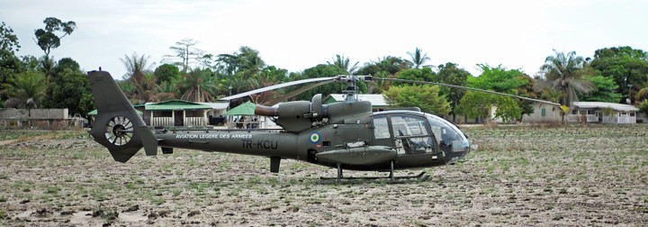 Picture showing a french made SA342 Gazelle helicopter [TR-KCU] of the Gabonese 🇬🇦 Air Force.
