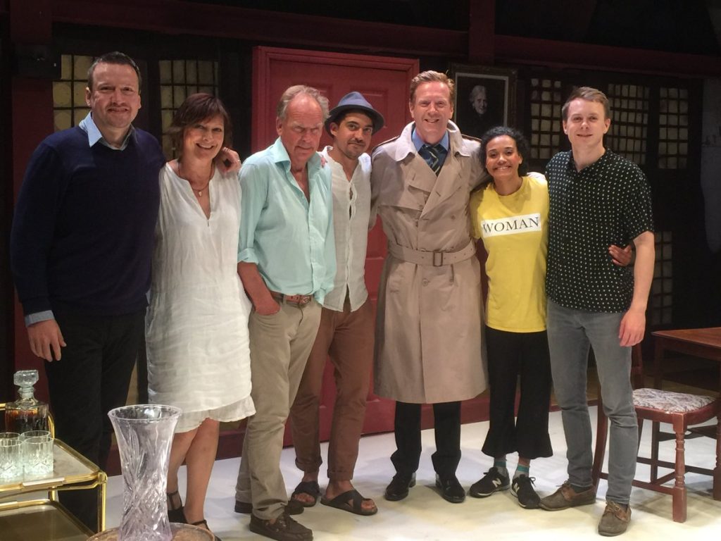 The play Whodunnit [Unrehearsed] is running again at Park Theatre until May 4. Here's Damian Lewis as the mystery Inspector back in 2019: damian-lewis.com/2019/07/16/328… #DamianLewis #Whodunnit #whodunnitmystery #ParkTheatre
