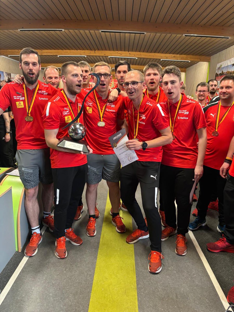 💐🏆Zum 9. Mal Deutscher Pokalsieger! Beim 🇩🇪Pokalfinale verteidigten die Kegler von 🔴⚪️ #Zerbst ihren Titel mit 8:0 gegen den VKC Eppelheim. Gratulation!