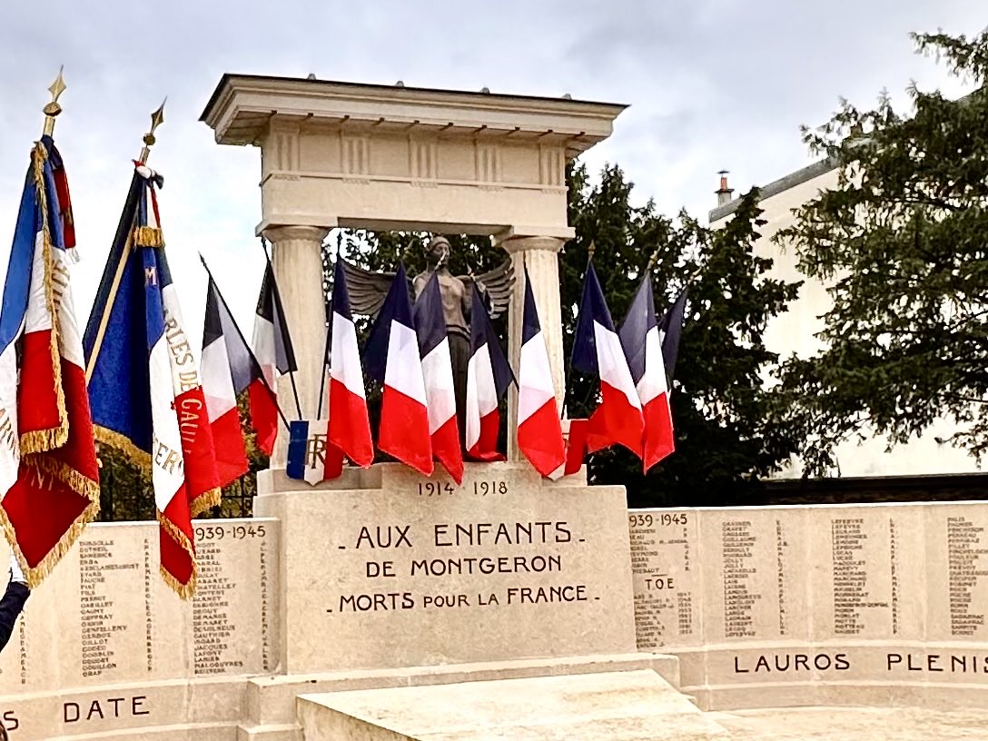 J’étais présent ce matin à la commémoration de #Montgeron à l’occasion de la Journée Nationale du Souvenir des Victimes et des Héros de la Déportation.
Comme toujours, cette commémoration évoque des jours sombres et nous rappelle que la paix n’est jamais totalement acquise.