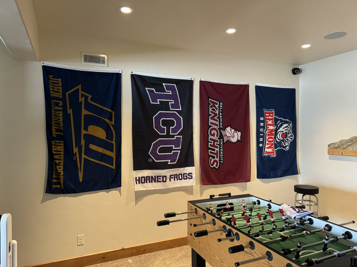 Dad got the flag up!! Officially official 🐻🔵⚪️🔴#ItsBruinTime