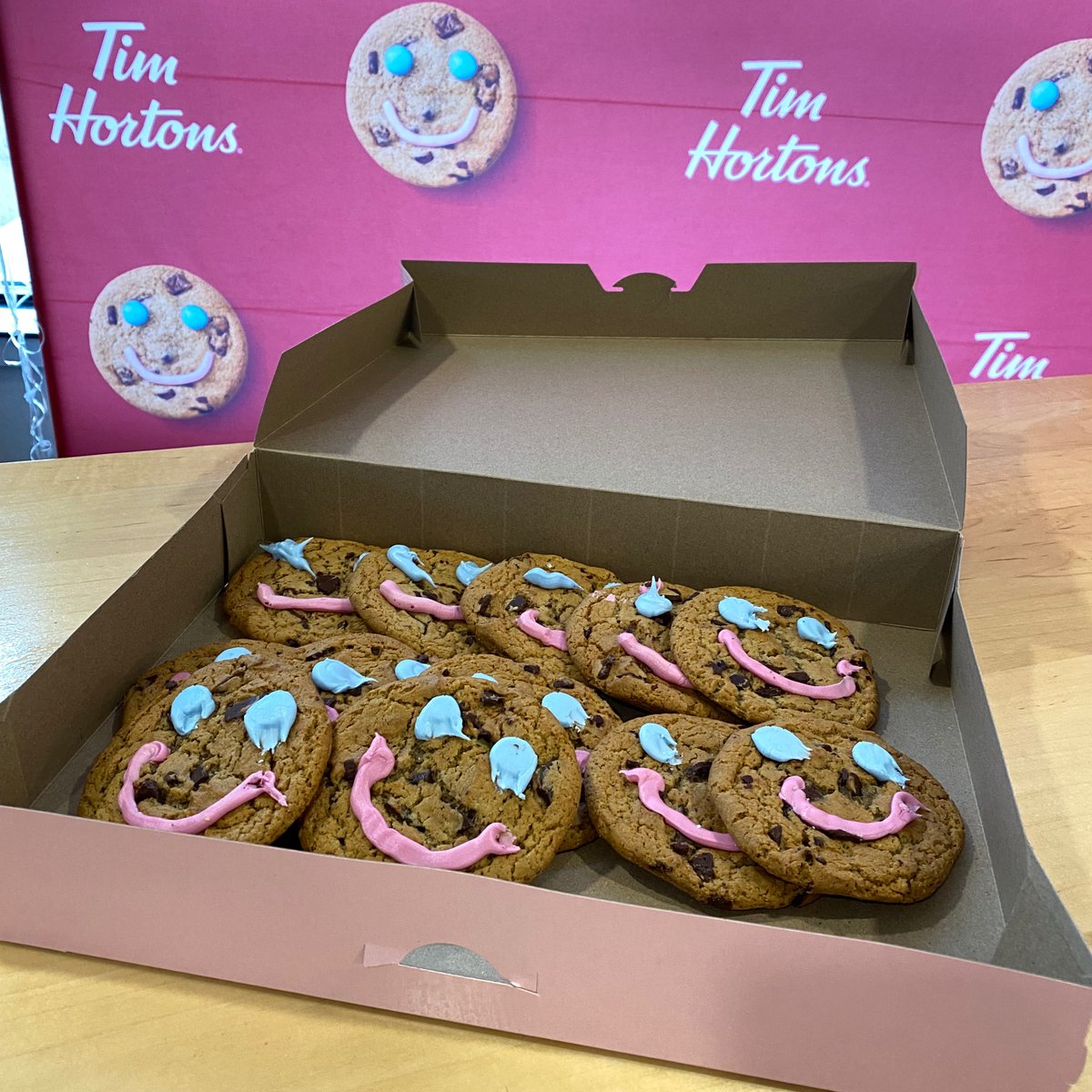 #smilecookie week is on until May 5th Pickup a Smile at your local @TimHortons and 100% of your purchase will go to supporting local OSNP programs 😊🍪 📚🌟Each purchase helps ensure students in our community have the fuel they need to succeed!