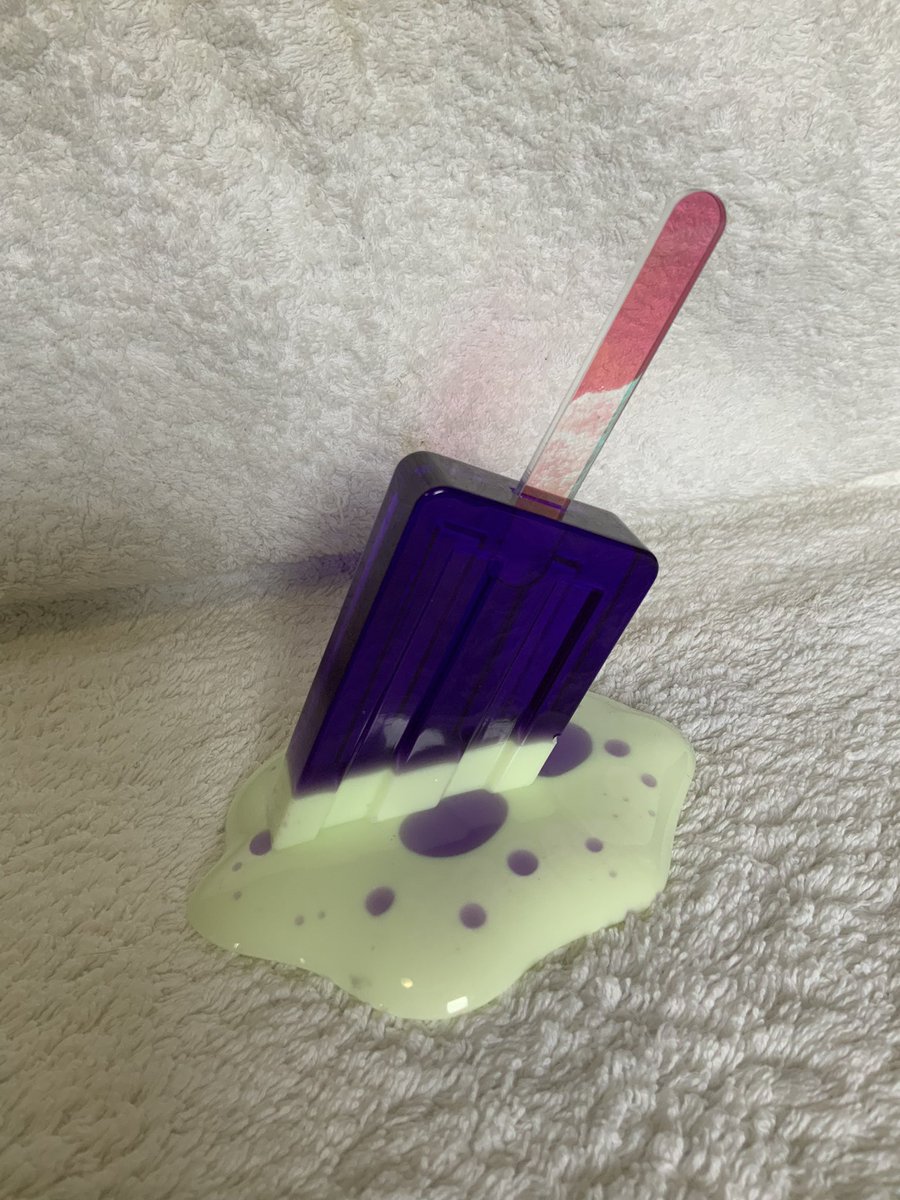 kodlacreations.etsy.com/listing/170451… #icecream #lolly #lollipop #icelolly #craftresin #etsyuk #sculpture #melting #meltinglollipop #supportsmallbusiness #purple