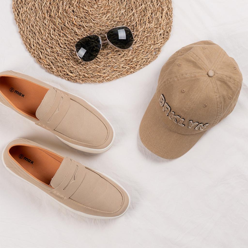 Keep it cool and classy this summer! 😎 Our essentials trio—loafers, cap, and sunglasses. 

#MyMaxStyle #HolidayCollection #SummerCollection #HolidayOutfits #SummerVacation #KidsWear #TeenFashion #KidsSummerCollection