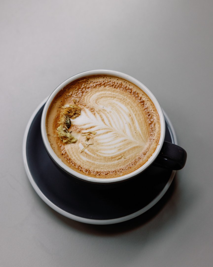 Spring seasonal standout: Sunset Boulevard.

An oat milk latte infused with a house-made orange honey syrup, garnished with chrysanthemum buds. 

Created by MJ at Ceremony, Harbor Point.

Photo | @juliehoveandersen