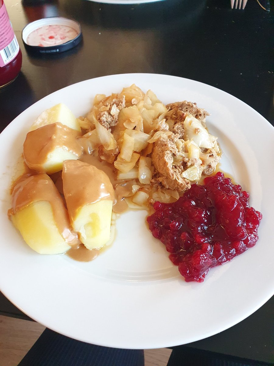 Kålpudding.
Önskat av yours truly.
Det går ingen nöd på mig. ♥️