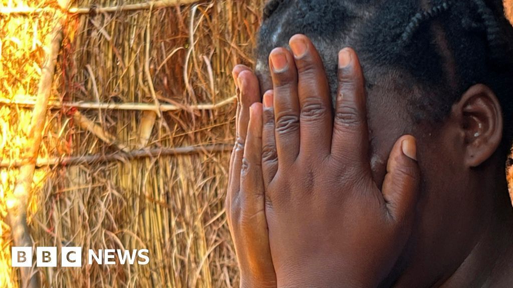 #BBCAfricaEye investigates how a WhatsApp group helped save more than 50 Malawian women trafficked to Oman to work in slave-like conditions. buff.ly/3PxRqbk <a href="/BBCAfrica/">BBC News Africa</a>

By Florence Phiri &amp; <a href="/Tamasin_Ford/">Tamasin Ford</a>

🎥 Watch the documentary here: buff.ly/3PuBZAU
