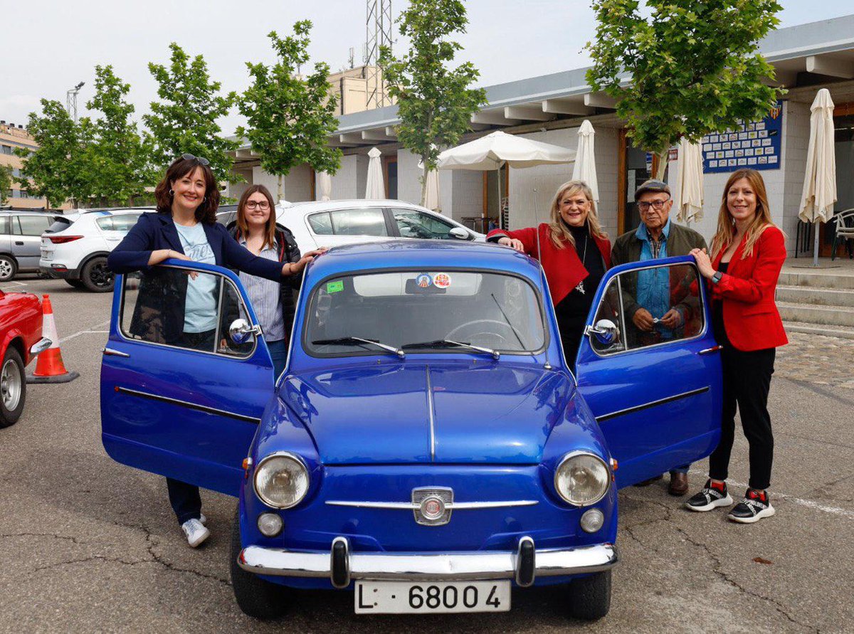 JuntsVLleida's tweet photo. 📍1a Trobada i Exposició de Vehicles Clàssics d'Alcarràs.
📍 Míting-vermut a la Granja d’Escarp.
Per #LleidaPirineuiAran #atotes
#PuigdemontPresident https://t.co/qj3rwrhBv3