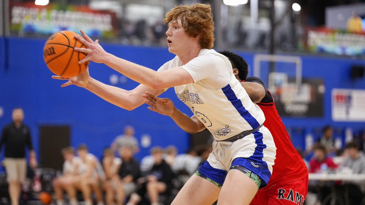 Some of the best I've seen of 2026 forward Chris Pohl (Marshfield). 2026 prospect playing up in 17U. Stretch big came out and hit four 3-pointers early. Passes really well in the post. Has some underrated grit/chippiness to him despite being a finesse scorer.