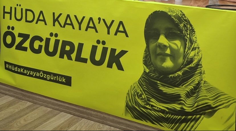 Hüda Kaya 6 aydır neden tutuklu? Herkes için insan haklarından,barıştan yana olan birinin uğradığı bu hukuksuzluğa kim son verecek? Yanıt bekliyor ve özgürlüğünü istiyoruz. #HÜDAKAYAYAÖZGÜRLÜK