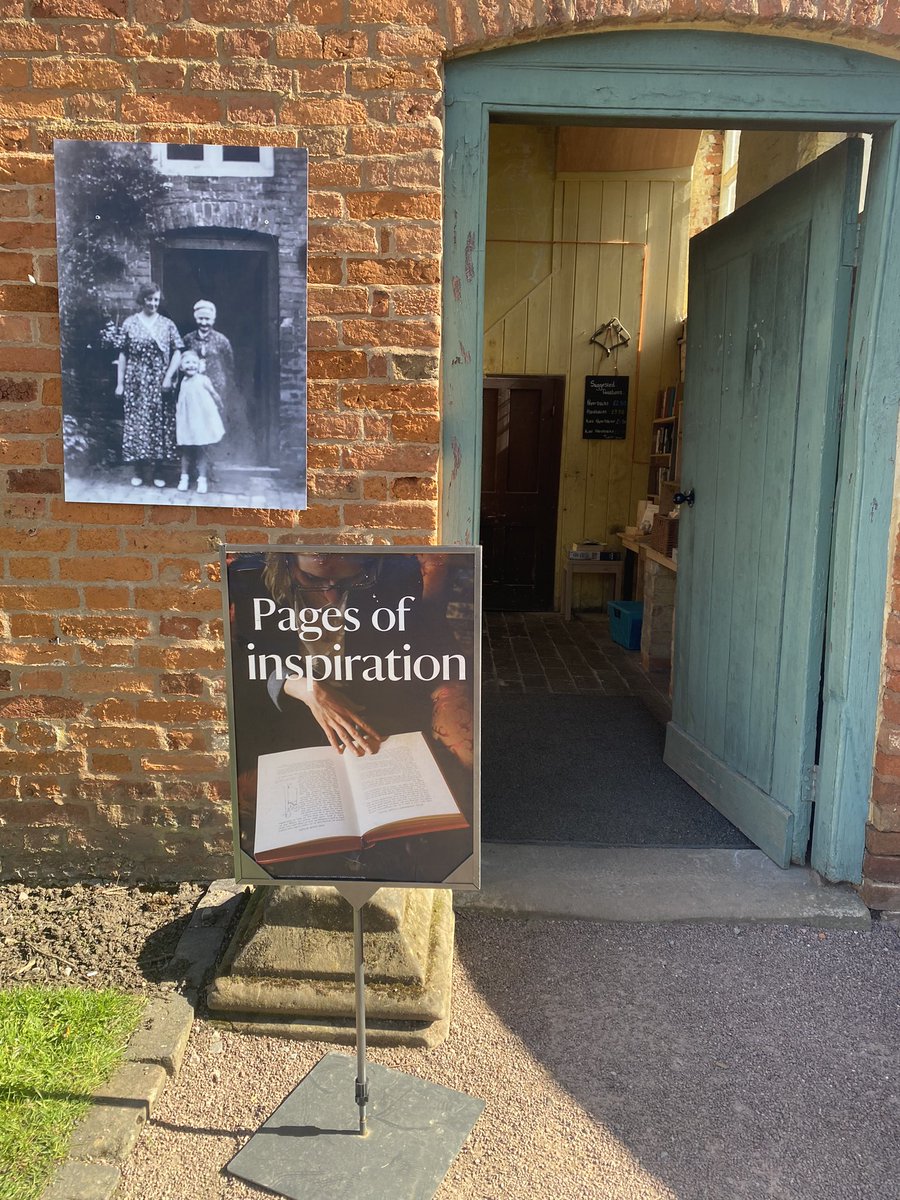 As promised, here is our review of the secondhand bookshop @HanburyHallNT!! This is one we’ve visited a few times over the past year and have seen it change into the lovely shop it is today 💐