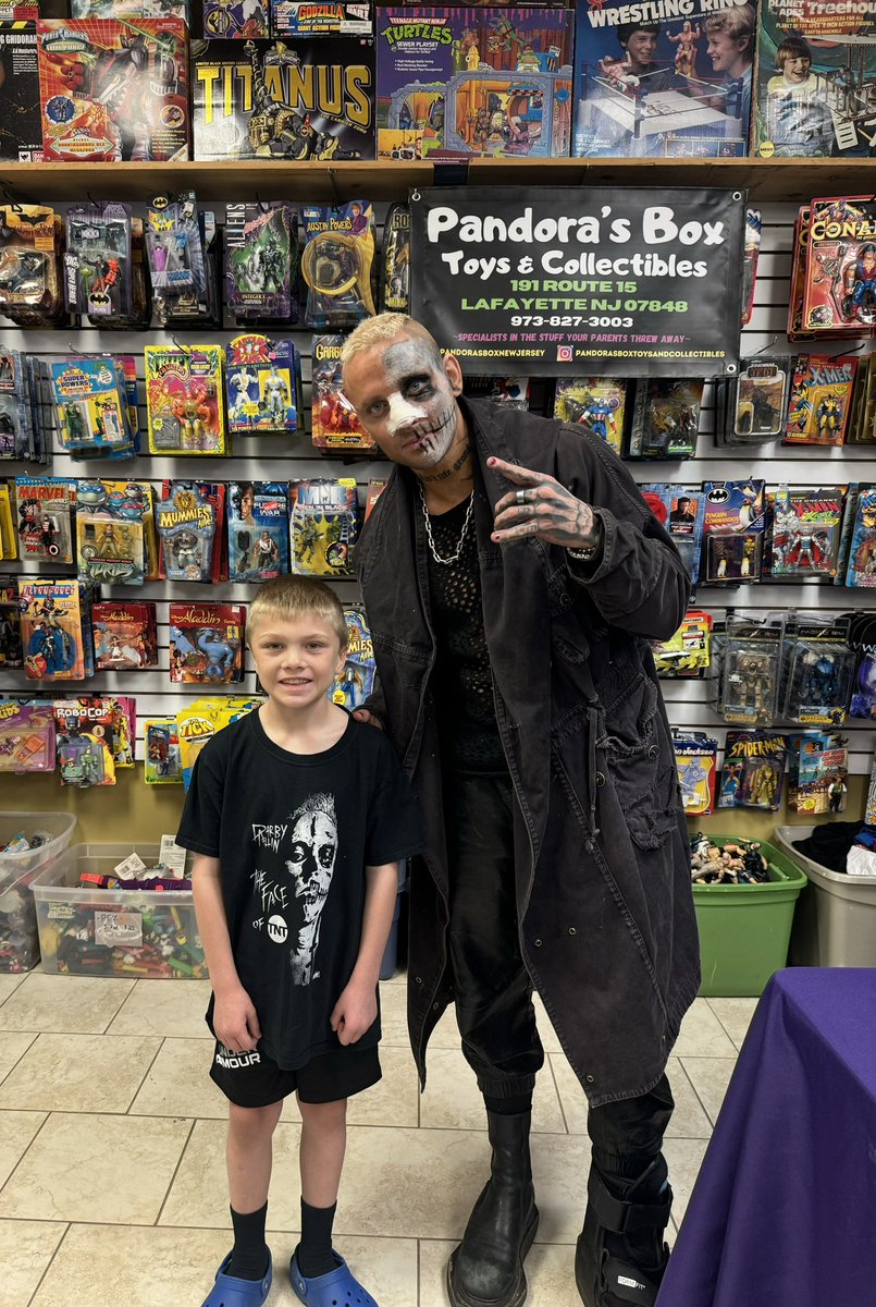 mccree56's tweet photo. Mason meeting his idol @DarbyAllin #AEW #wrestlers https://t.co/lIliwOEE6p