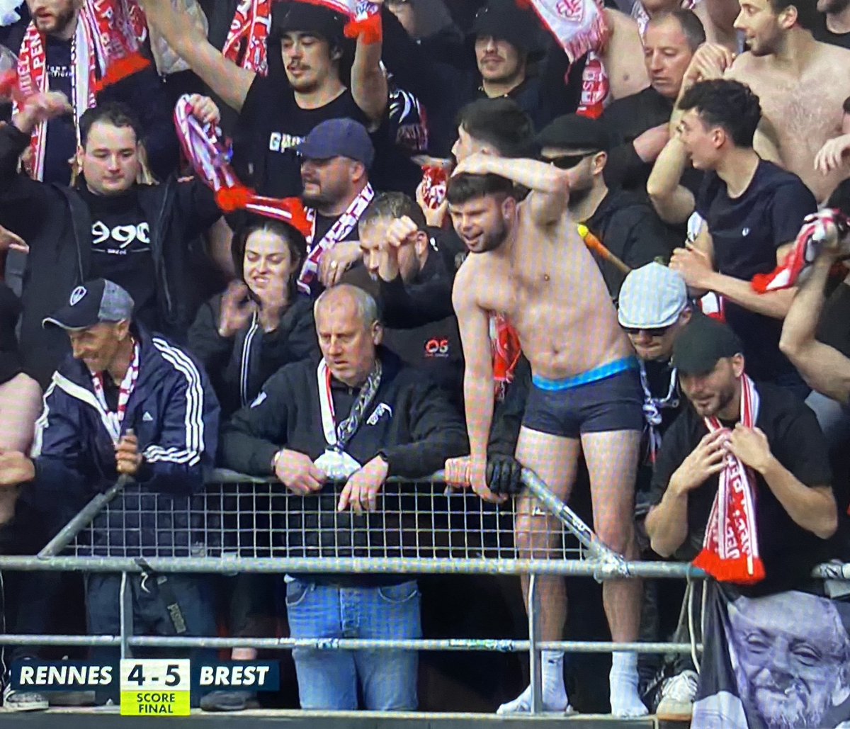 Des nouvelles de <a href="/LeBouseuh/">LeVraiBouseuh</a> qui s'est reconverti en supporter Brestois pendant le match ! 👀👋

#SRFCSB29