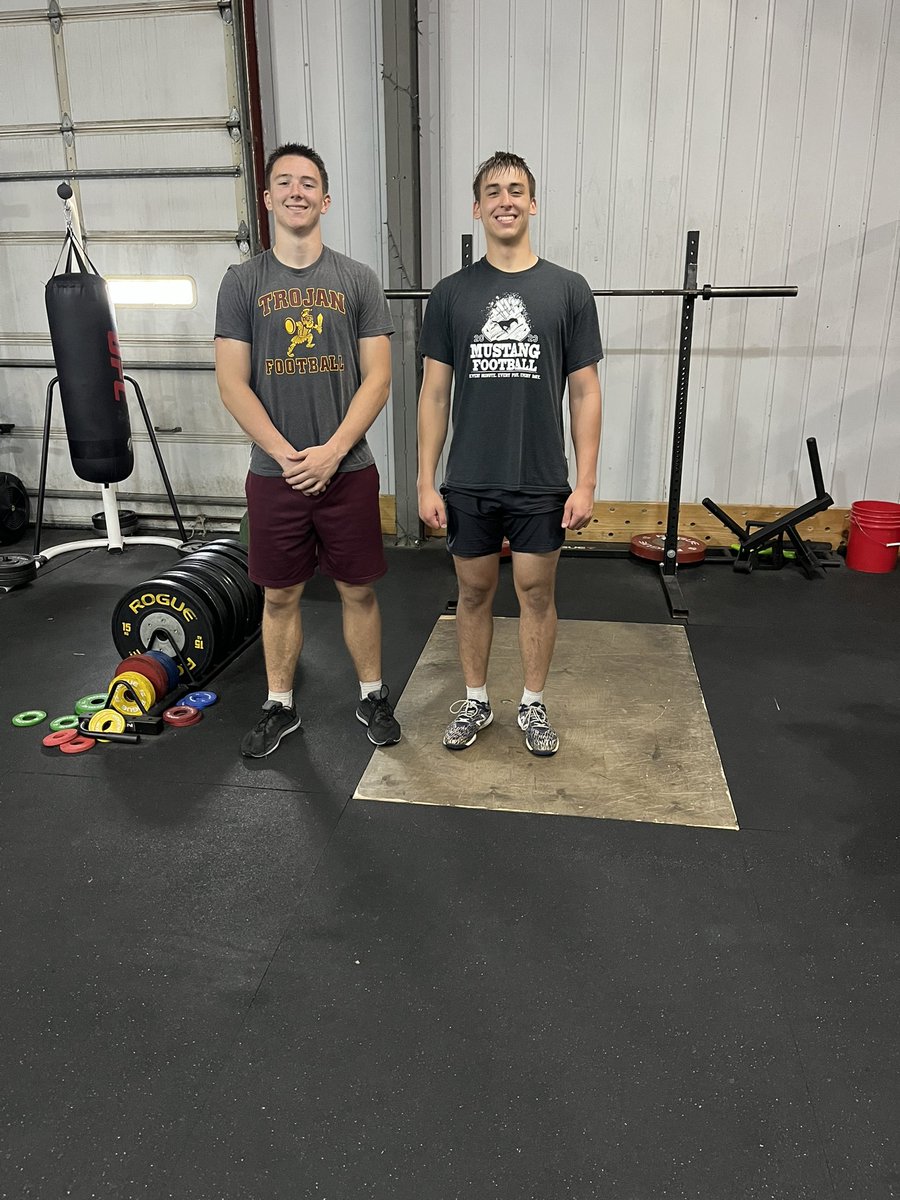 Every Coach in the Midwest needs to have eyes on these two! 25’ TE Scott Moore 6’5” 230 Girard HS & 25’ EDGE James MacKinney 6’4” 225 Salina Central HS 🚨📈