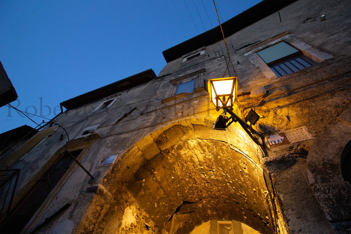 Uno scorcio di Castelvecchio Calvisio in notturna. Abruzzo , Italy. 
#castelvecchiocalvisio #Abruzzo #Italy #Italia #laquila #urbanlandscape #urbanstructure #nightphotography #photooftheday #picoftheday #photography #architecture #urbanphotography #robertocastigliaphotography