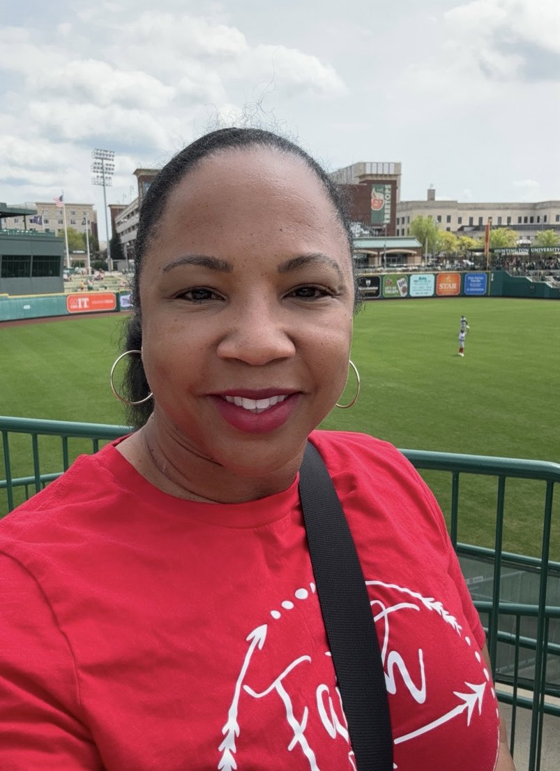 Great crowd at the ballpark today… Sunday baseball ☀️⚾️🏟️ #daygame #happyplace #fortwayne @TinCaps #minorleaguebaseball