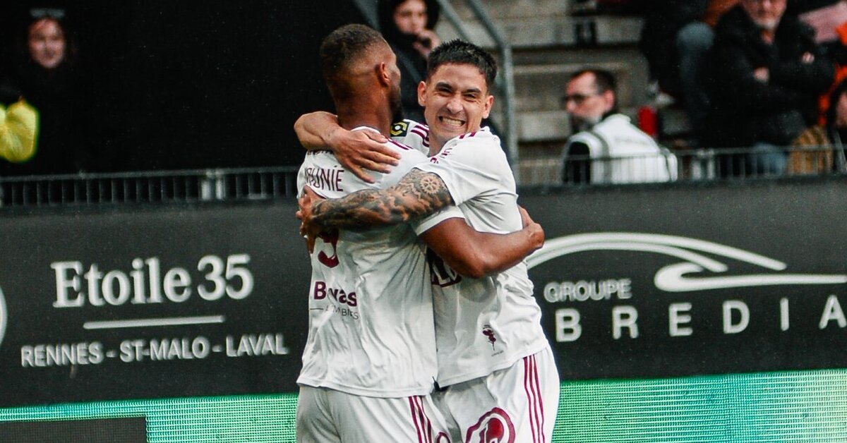 🔥 Fransa'da 9 gollü çılgın maç!: Fransa Ligue 1'de Rennes ile Brest arasında oynanan mücadele gol düellosuna sahne oldu. Konuk ekip Brest, filelerin 9 kez havalandığı karşılaşmayı 90+6'da bulduğu golle 5-4 kazanarak Şampiyonlar… haberturk.com/rennes-brest-4… #TrSpor #TrHaber #TrNews