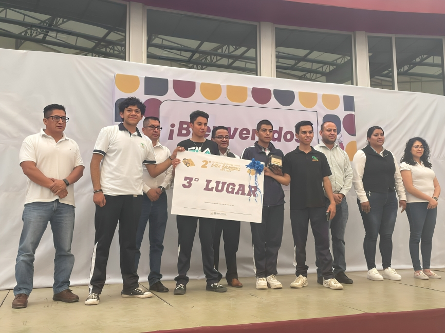 #SomosUnEquipoTransformandoElFuturo
¡Orgulloso de nuestros estudiantes de Mecatrónica! Felicitamos a nuestros talentosos alumnos del sexto semestre por alcanzar el tercer lugar  en el Torneo de Robótica Móvil Inter Bachilleres UPT 2024. ¡Su dedicación y habilidades han brillado.